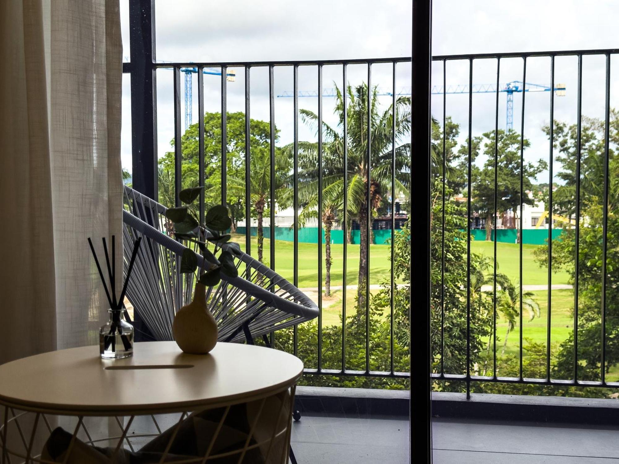 Skypark Laguna Apartments Bangtao Pantai Bang Tao Luaran gambar