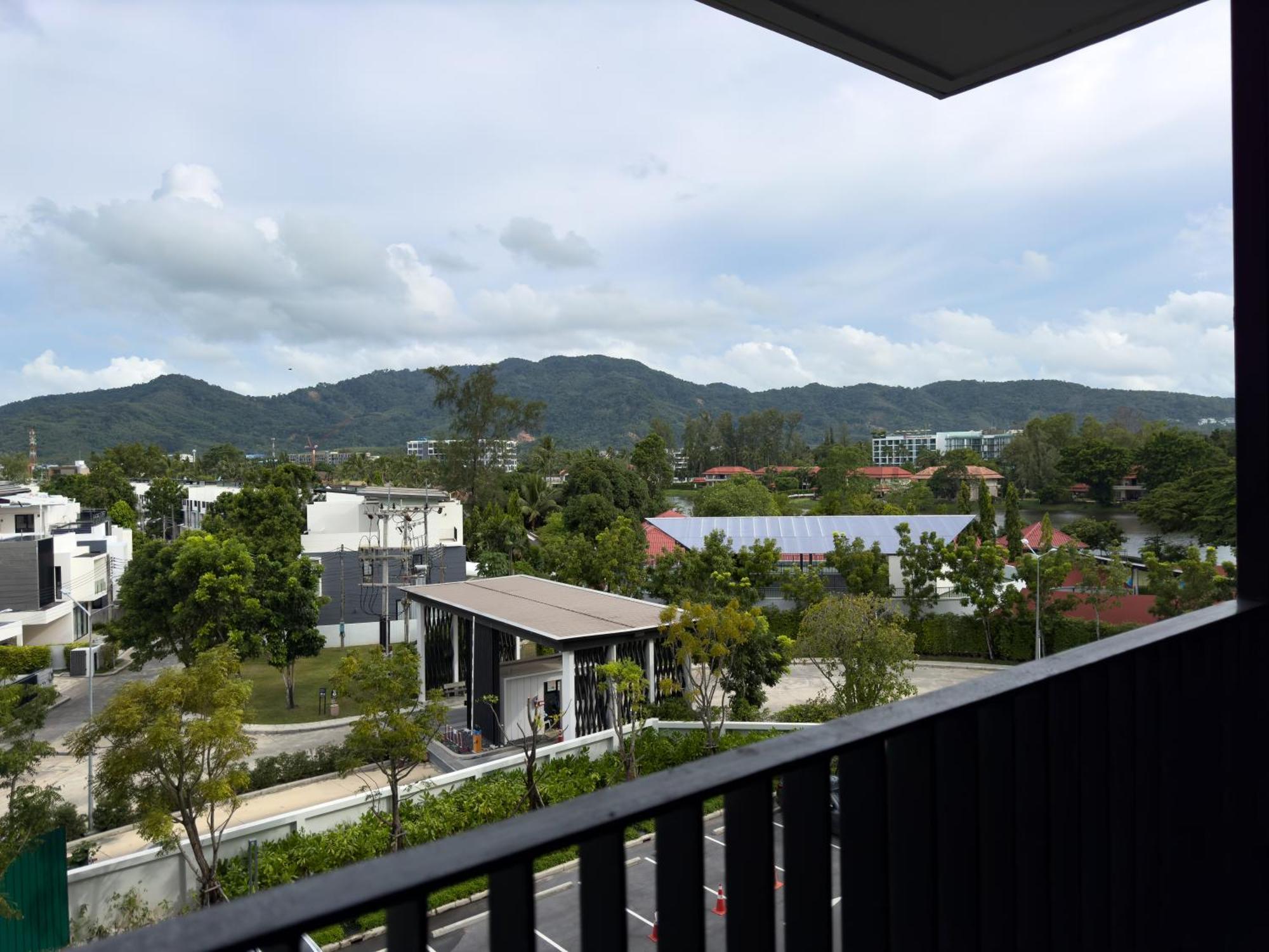 Skypark Laguna Apartments Bangtao Pantai Bang Tao Luaran gambar