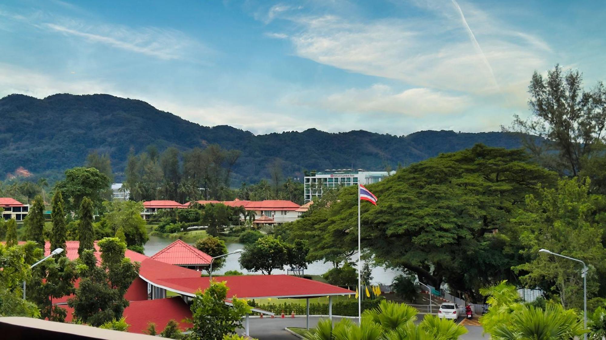Skypark Laguna Apartments Bangtao Pantai Bang Tao Luaran gambar